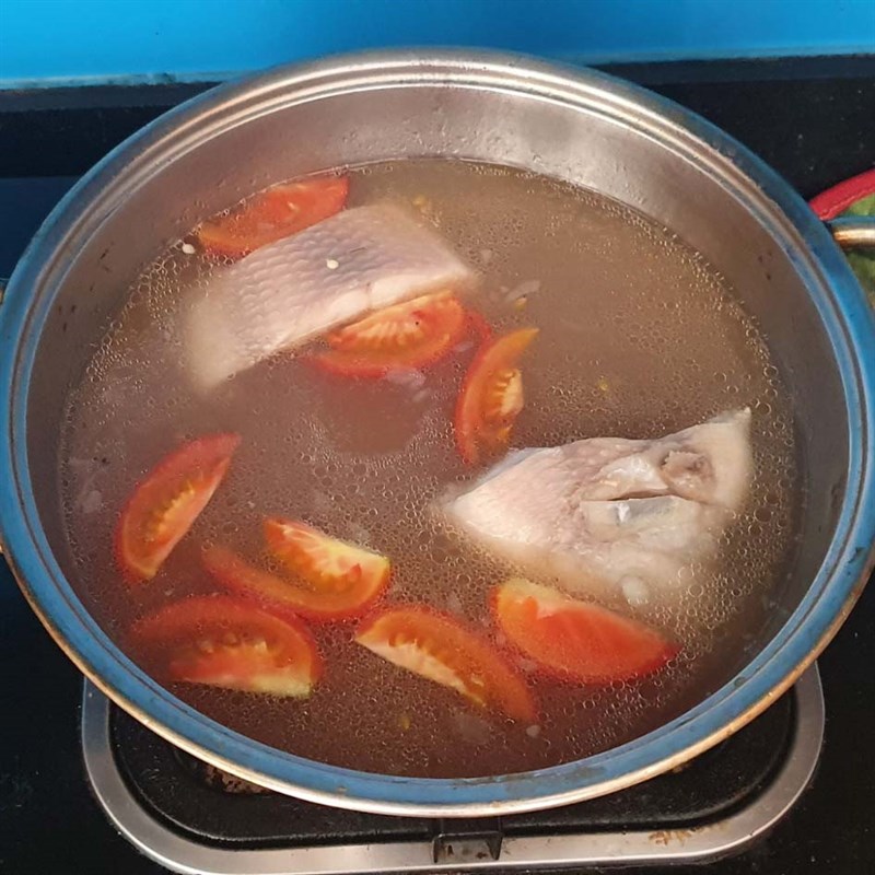 Các bước nấu canh chua cá diêu hồng